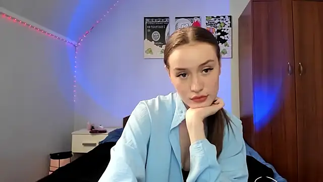 Snapshot of tinyglow chatting on 01-07-26, 07:02 tinyglow online show from 01-07-26, 07:02