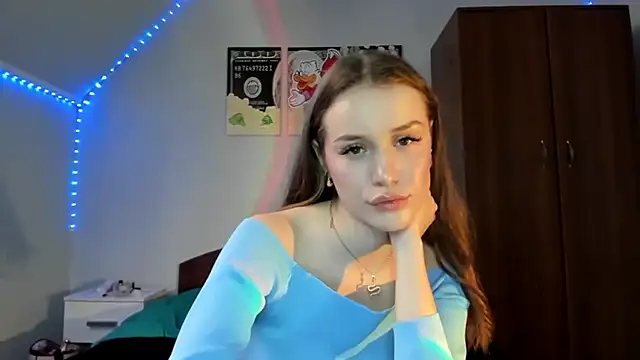 Snapshot of tinyglow chatting on 12-03-25, 04:50 tinyglow online show from 12-03-25, 04:50