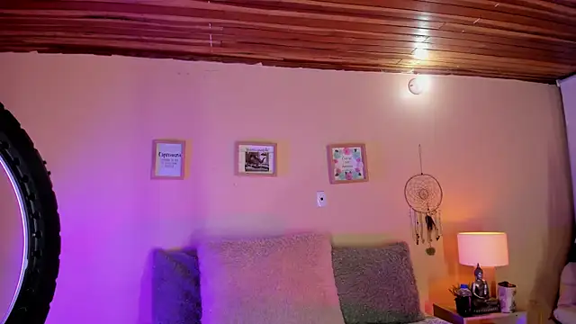 aghata jackson  online show from 11-28-25, 01:33