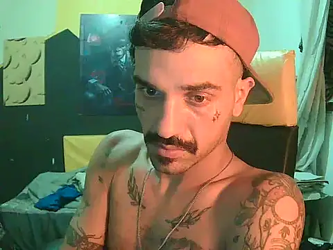 Snapshot of xxxbananaboy chatting on 11-17-25, 07:01 xxxbananaboy online show from 11-17-25, 07:01