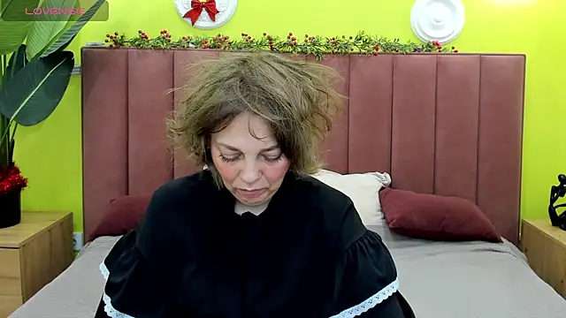 Valerie King online show from 12-21-25, 01:30