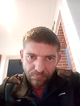 Snapshot of Motosz chatting on 11-17-25, 02:54 Motosz online show from 11-17-25, 02:54