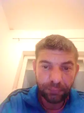 Snapshot of Motosz chatting on 11-16-25, 08:24 Motosz online show from 11-16-25, 08:24