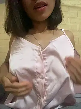 Snapshot of Trangbabylove chatting on 07-25-26, 02:19 Trangbabylove online show from 07-25-26, 02:19