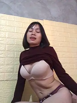 Snapshot of Trangbabylove chatting on 03-17-26, 05:10 Trangbabylove online show from 03-17-26, 05:10