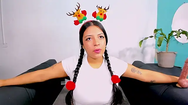 evelisse  online show from 12-19-25, 03:54