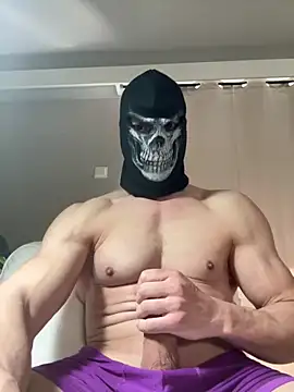 Snapshot of Luna_MaskedMan chatting on 04-05-26, 12:01 Luna MaskedMan online show from 04-05-26, 12:01