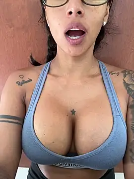 Snapshot of sofiasexhot chatting on 02-21-26, 04:20 sofiasexhot online show from 02-21-26, 04:20