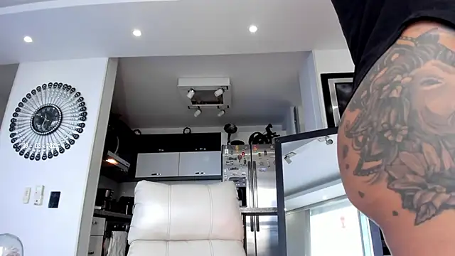 Snapshot of sofiasexhot chatting on 03-09-25, 04:33 sofiasexhot online show from 03-09-25, 04:33