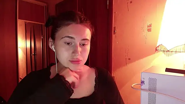 KristinaScott online show from 04-05-26, 05:19