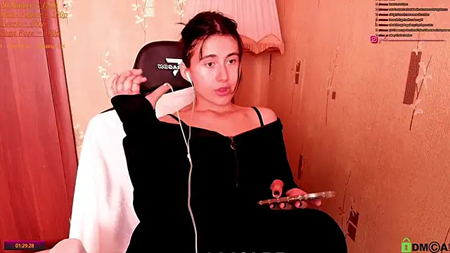 Snapshot of KristinaScott chatting on 05-30-26, 05:47 KristinaScott online show from 05-30-26, 05:47