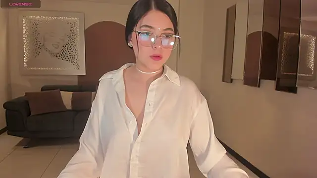 HaileyRoss  online show from 12-05-25, 12:04