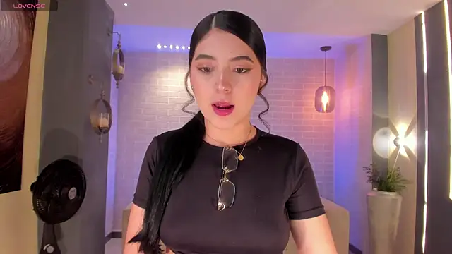 HaileyRoss  online show from 03-31-26, 11:45