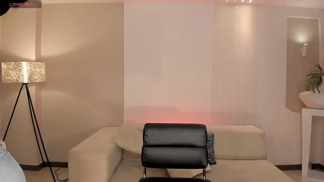 HaileyRoss  online show from 03-06-26, 12:11