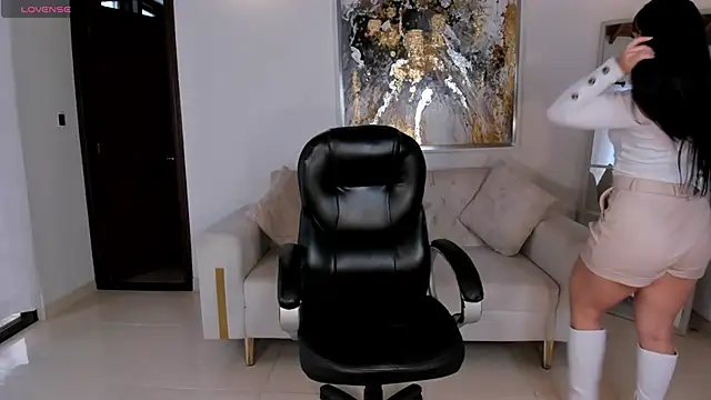 ZaraKafruni online show from 04-11-26, 08:23