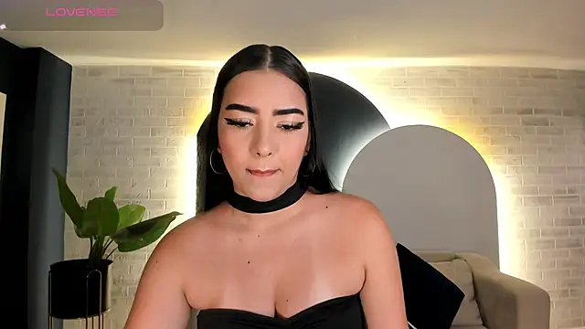 SophieLanne online show from 12-14-25, 04:08