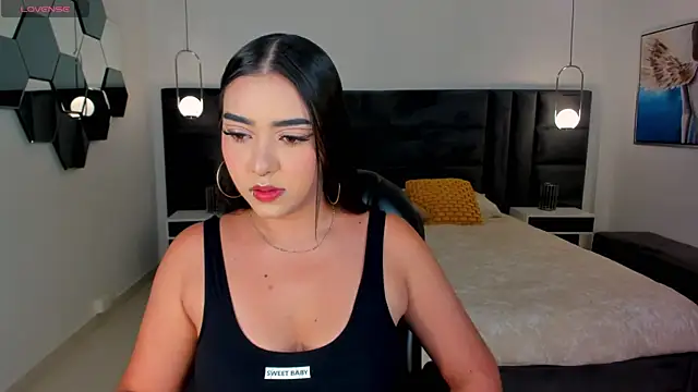 Snapshot of SophieLanne chatting on 08-02-26, 04:22 SophieLanne online show from 08-02-26, 04:22