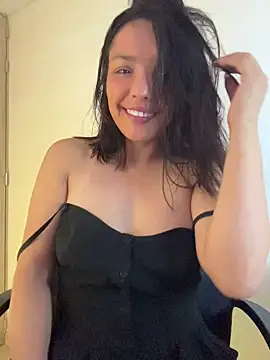 Snapshot of LaraDanverss chatting on 06-22-26, 09:01 LaraDanverss online show from 06-22-26, 09:01