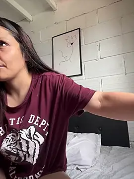 LaraDanverss online show from 11-28-25, 07:14