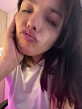 Snapshot of LaraDanverss chatting on 06-24-26, 02:15 LaraDanverss online show from 06-24-26, 02:15