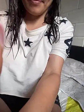 LaraDanverss online show from 11-26-25, 06:52