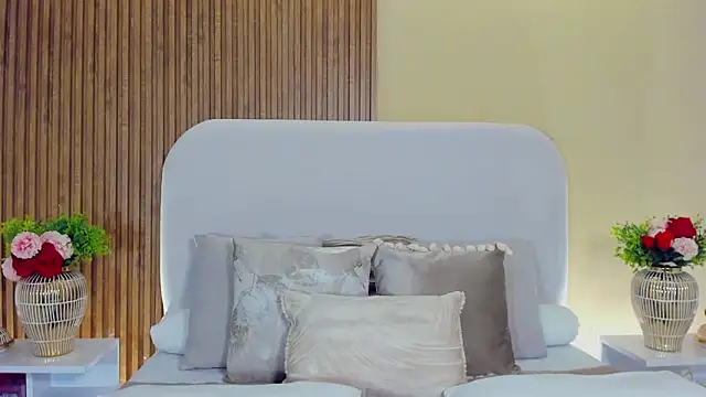 Snapshot of LondraBlush chatting on 03-13-26, 02:11 LondraBlush online show from 03-13-26, 02:11