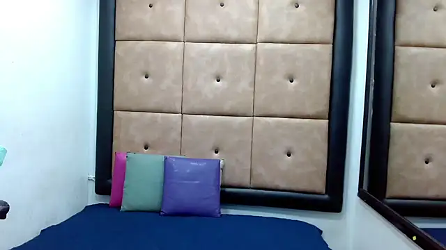 Snapshot of Lucidolls chatting on 11-15-25, 12:53 Lucidolls online show from 11-15-25, 12:53