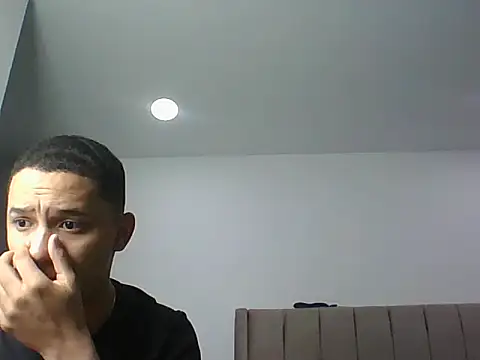 Snapshot of saul_thompson chatting on 11-18-25, 07:44 saul thompson online show from 11-18-25, 07:44