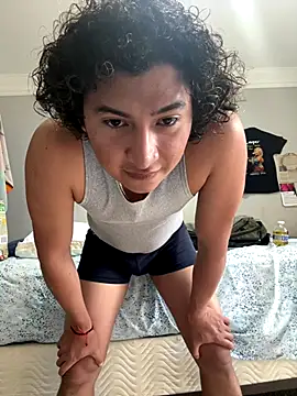 Snapshot of Charmed23 chatting on 11-19-25, 05:24 Charmed23 online show from 11-19-25, 05:24