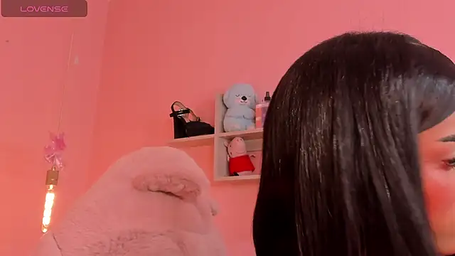 Snapshot of Milu_carbajal_x chatting on 04-21-26, 04:08 Milu carbajal x online show from 04-21-26, 04:08