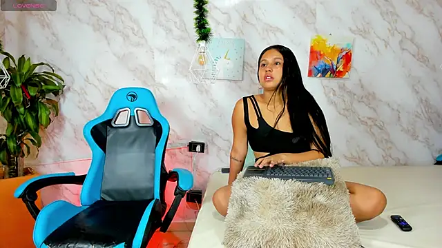 Snapshot of paula_desire chatting on 11-15-25, 09:52 paula desire online show from 11-15-25, 09:52