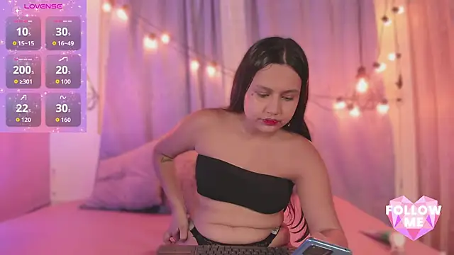 Snapshot of paula_desire chatting on 11-28-25, 07:58 paula desire online show from 11-28-25, 07:58