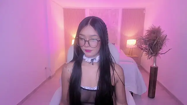 Snapshot of kylie_collins chatting on 05-16-26, 03:38 kylie collins online show from 05-16-26, 03:38