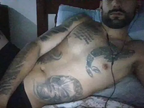 Snapshot of loveSquirtme chatting on 11-15-25, 04:05 loveSquirtme online show from 11-15-25, 04:05