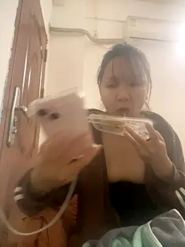 yiyi0316 online show from 11-21-25, 04:50