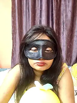 Snapshot of Cute-richa1 chatting on 01-08-26, 02:34 Cute-richa1 online show from 01-08-26, 02:34