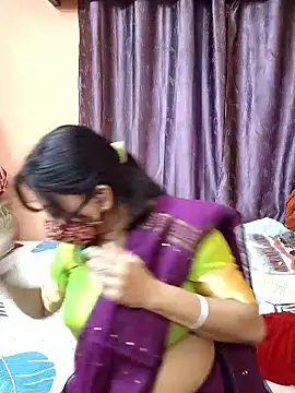 Snapshot of Cute-richa1 chatting on 01-12-26, 10:33 Cute-richa1 online show from 01-12-26, 10:33