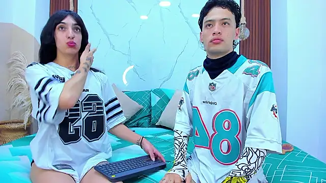 Snapshot of Loversinfire2 chatting on 02-20-26, 10:01 Loversinfire2 online show from 02-20-26, 10:01