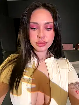 Snapshot of Lolla_dolly chatting on 11-28-25, 09:26 Lolla dolly online show from 11-28-25, 09:26