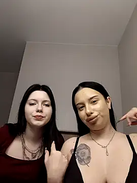 Snapshot of dawnbeforesunset chatting on 11-15-25, 12:53 dawnbeforesunset online show from 11-15-25, 12:53