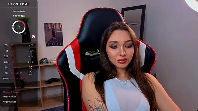 Snapshot of Emilia_mala chatting on 11-21-25, 07:24 Emilia mala online show from 11-21-25, 07:24