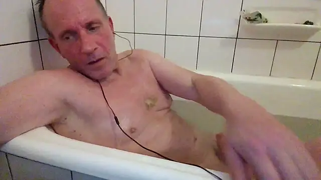 Snapshot of JonnaCD chatting on 10-29-25, 06:18 JonnaCD online show from 10-29-25, 06:18