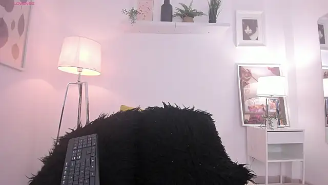 Miluu dh online show from 11-29-25, 12:38