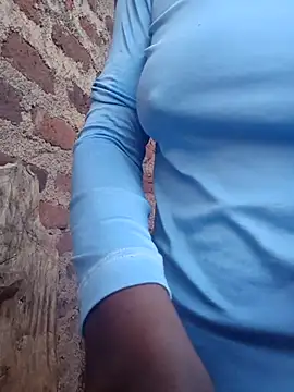 honeypot224 online show from 11-18-25, 04:05