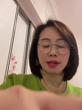xiaoling2358 online show from 11-28-25, 01:22