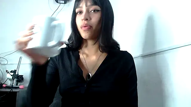 Snapshot of LiilithStonne chatting on 04-21-26, 02:51 LiilithStonne online show from 04-21-26, 02:51