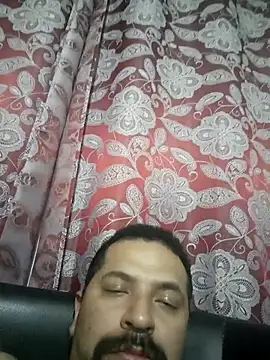Snapshot of BuskedFester chatting on 12-03-25, 05:30 BuskedFester online show from 12-03-25, 05:30