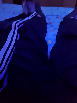 Snapshot of bnnzin chatting on 11-18-25, 11:48 bnnzin online show from 11-18-25, 11:48