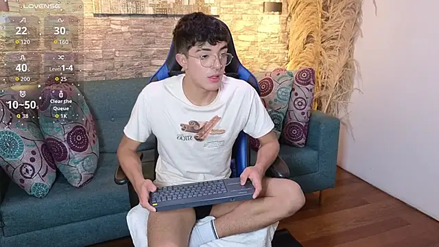 Snapshot of sayronvg chatting on 11-17-25, 11:58 sayronvg online show from 11-17-25, 11:58