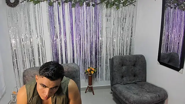 Snapshot of VioletXJasper chatting on 11-24-25, 11:16 VioletXJasper online show from 11-24-25, 11:16